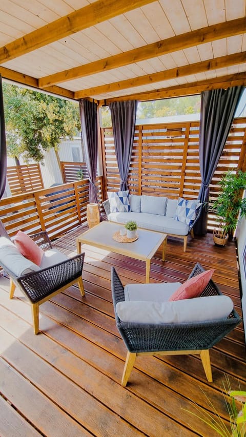 Bungalow Home Sweet Home - Logement complet Campground/ 
RV Resort in Biograd na Moru