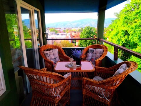 View (from property/room), Balcony/Terrace, Seating area, Mountain view