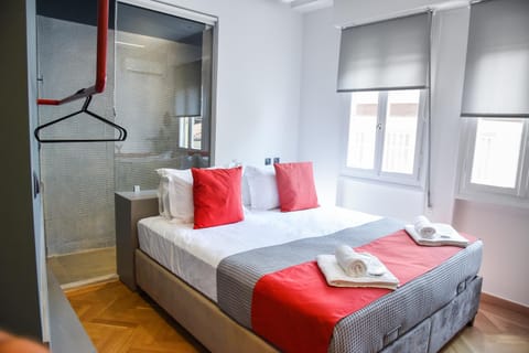 Shower, Bed, Photo of the whole room