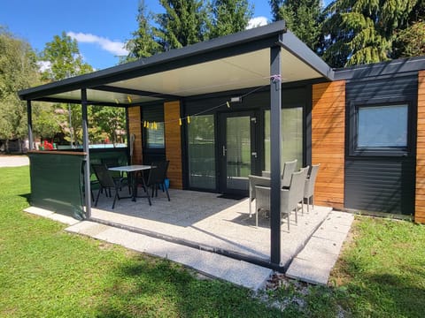 Patio, Facade/entrance, Balcony/Terrace
