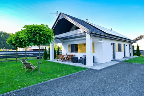 Property building, Spring, Day, Natural landscape, Garden, View (from property/room), View (from property/room), Other, Other, Other, Garden view