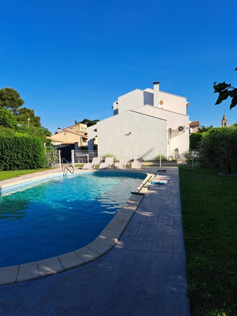 Nimes-Camargues House in Nimes