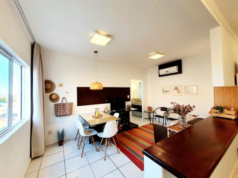 Seating area, Dining area, air conditioner