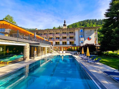 Property building, Swimming pool