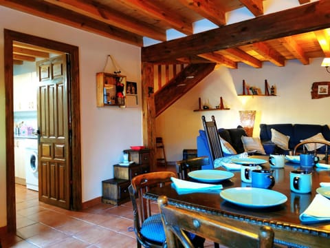 Communal lounge/ TV room, Living room, Dining area