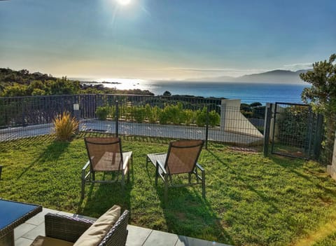 Patio, Natural landscape, View (from property/room), Balcony/Terrace, Dining area, Sea view