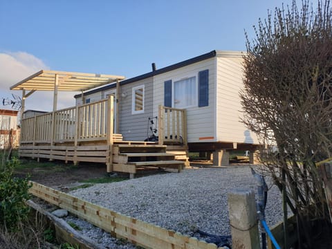 Le Phare d'Opale II, N18 Campground/ 
RV Resort in Le Portel