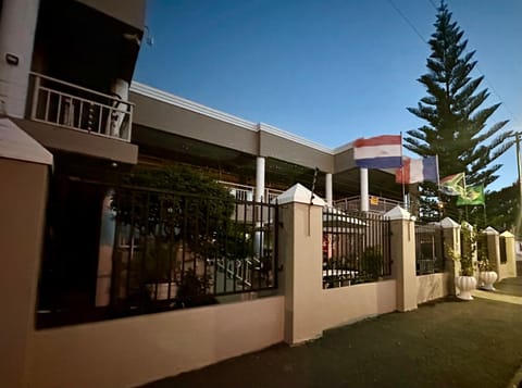 Sunset Boulevard Riverlodge Bed and Breakfast in Cape Town