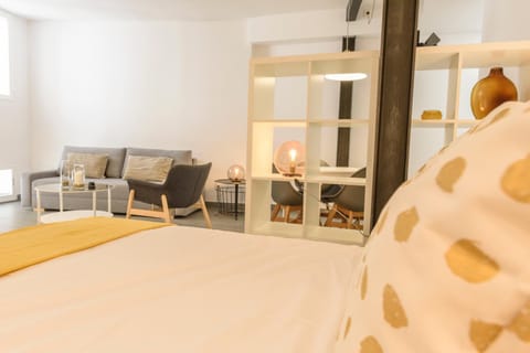 Bed, Living room, Photo of the whole room