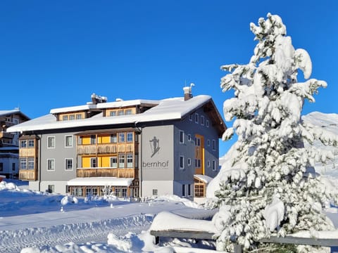 Property building, Facade/entrance, Winter