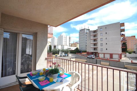 View (from property/room), Balcony/Terrace, Dining area