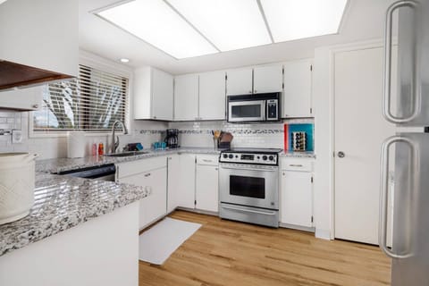 Summercrest Cottage House in Beaverton