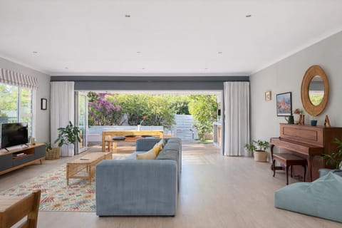 Paradise Beach House with Pool and Parking House in Cape Town