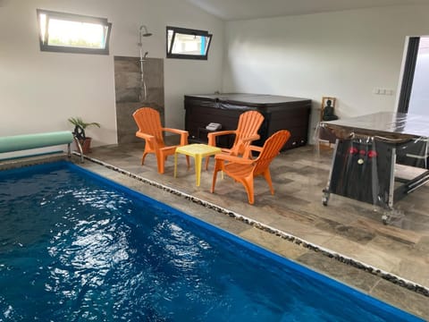 Swimming pool, Swimming pool