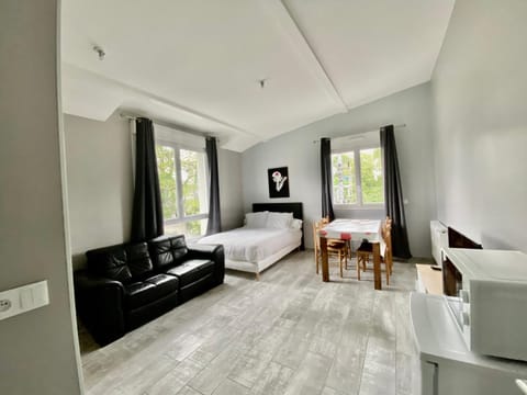 Résidence 4T IMMO - 31 Avenue Gaston Chauvin Apartment in Île-de-France