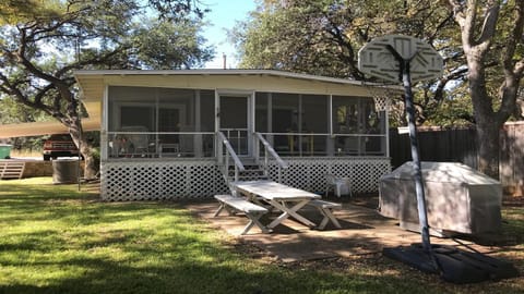 Grace Cottage House in Kingsland