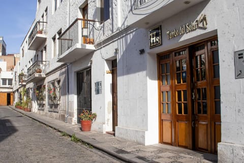 Property building, Day, Neighbourhood, Street view