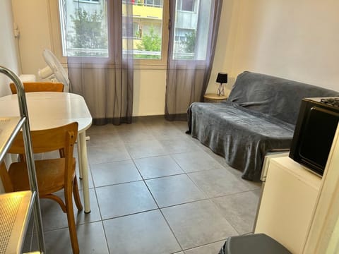 Studio proche centre, gare et écoles Apartment in Valence