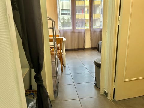 Studio proche centre, gare et écoles Apartment in Valence