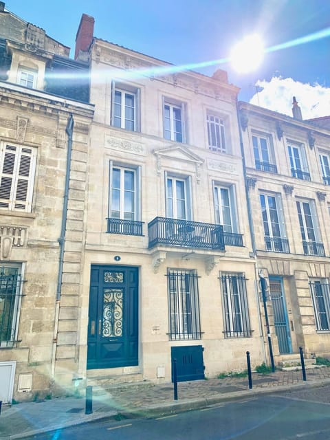 Property building, Facade/entrance
