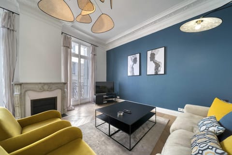 Communal lounge/ TV room, TV and multimedia, Living room