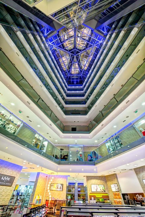 On-site shops, Supermarket/grocery shop, Shopping Area