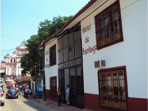 Facade/entrance, Area and facilities