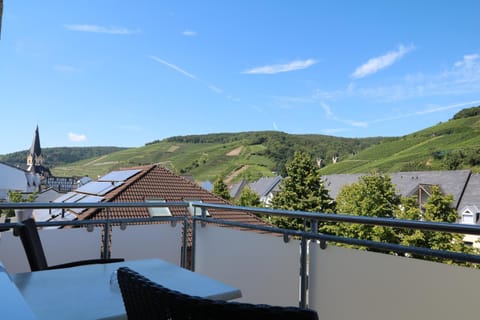 View (from property/room), Balcony/Terrace, Mountain view
