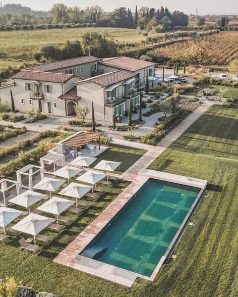 Property building, Spring, Day, Natural landscape, Garden, Garden view, Pool view, Swimming pool, sunbed