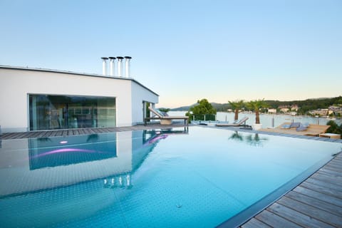 Swimming pool, Swimming pool