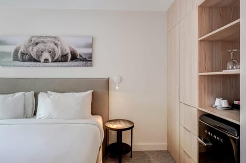 Bed, safe, storage, wardrobe