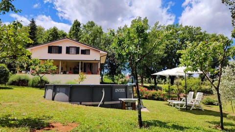 Property building, Spring, Day, Natural landscape, Garden, Garden view