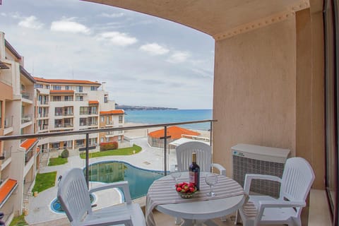 Balcony/Terrace, Sea view, Swimming pool