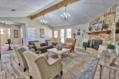 Pancho and Leftys - Place House in Rio Grande