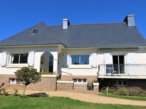 Maison conviviale avec jardin, WIFI gratuit, à 900m de la plage de Trestraou, Perros-Guirec - FR-1-368-291 House in Perros-Guirec