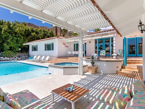 Paradise Splash at Little Tuscany by ACME House Company Villa in Palm Springs