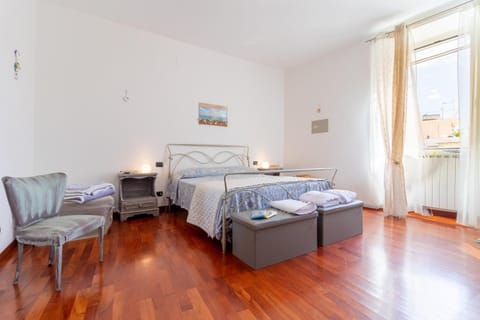 Living room, Bedroom