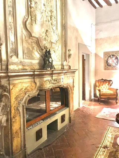 Living room, Seating area, flat iron