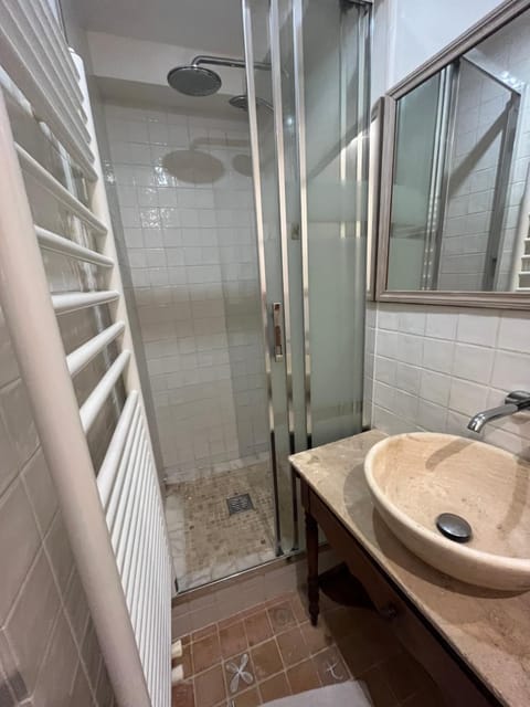 La Calade 1 bedroom Studio - Biot Village Apartment in Villeneuve-Loubet