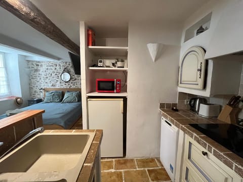La Calade 1 bedroom Studio - Biot Village Apartment in Villeneuve-Loubet