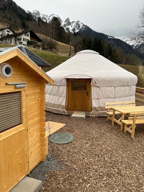 Jurte beim Lama- & Alpakahof Triesenberg Luxury tent in Vorarlberg, Austria