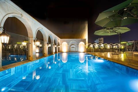 Swimming pool, Swimming pool
