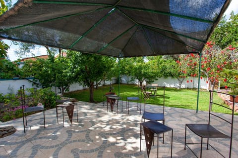 Patio, Day, Garden, Garden view