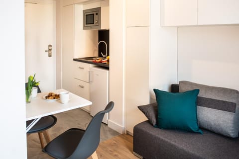 Kitchen or kitchenette, Other, minibar, pet friendly, stove