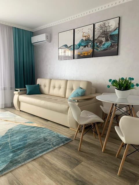 Living room, Seating area, Dining area, air conditioner