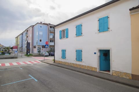 Property building, Facade/entrance