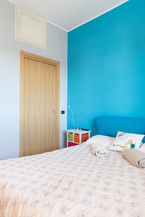 Bed, Photo of the whole room, Bedroom, air conditioner