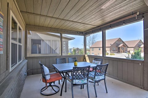 Resort Cabin with Nearby Pool and Lake Access! Cabin in Table Rock Lake