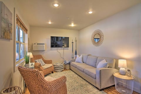 Resort Cabin with Nearby Pool and Lake Access! Cabin in Table Rock Lake