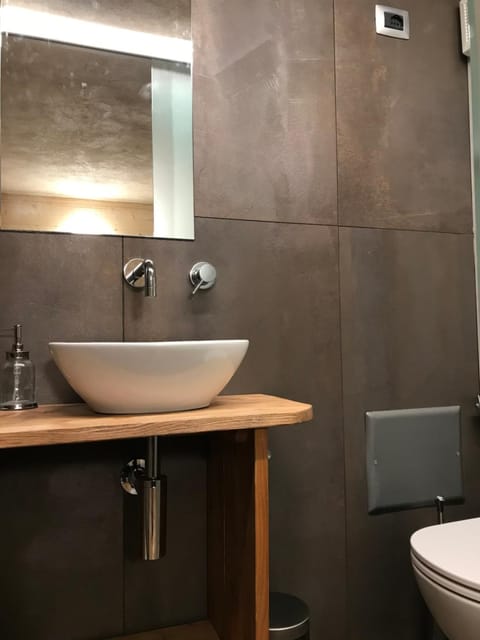 VIRASOL IN CITTÁ, camera NUVOLE Apartment in Cuneo